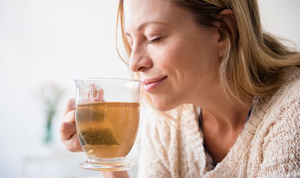 Cancer-risk-Drinking-hot-tea-and-alcohol-could-trigger-symptoms-of-deadly-disease-1223362
